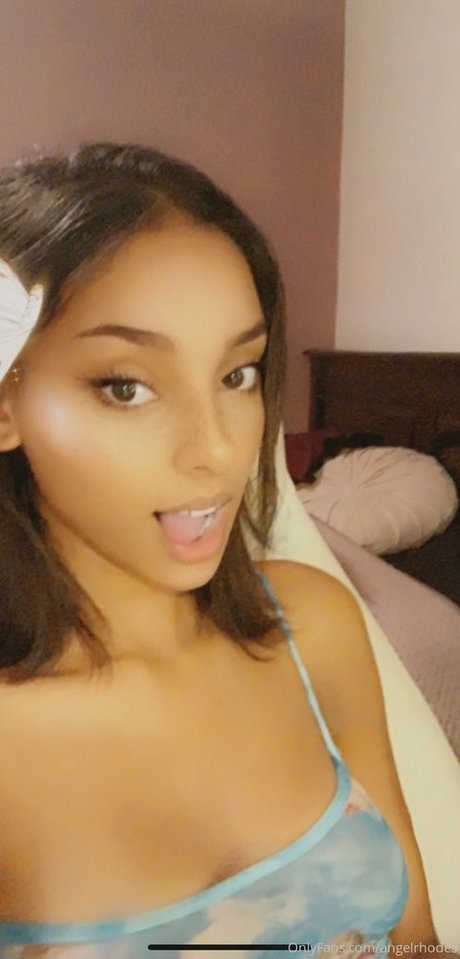 Angel Rhodes art modèle des photos