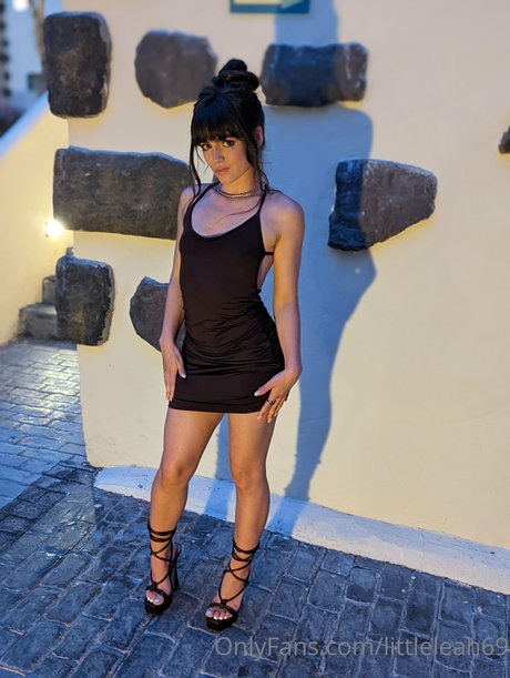 LITTLE LEAH star du porno sympa galerie