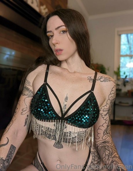 evilraven star du porno sexy photo