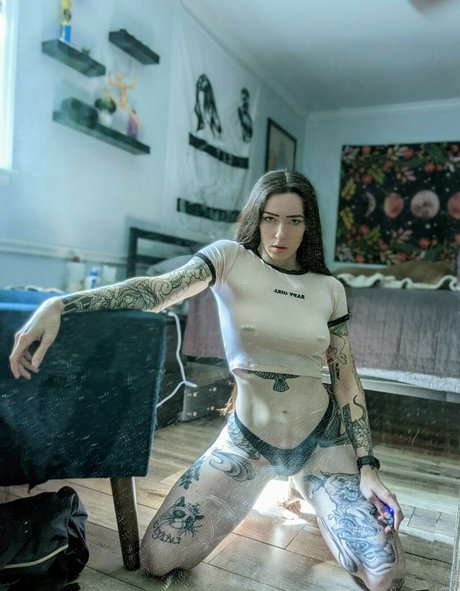 evilraven star du porno chaud image