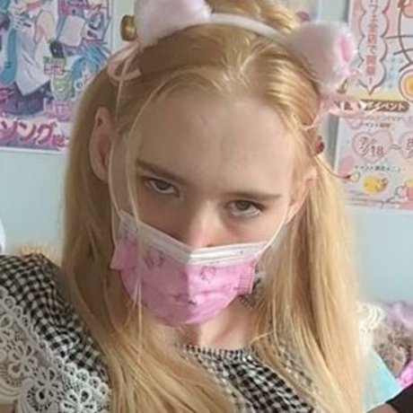 blonde aux gros seins onlyfans gratuit parfait images