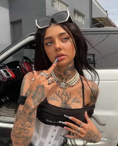 Notsick3_ actrice érotique galeries