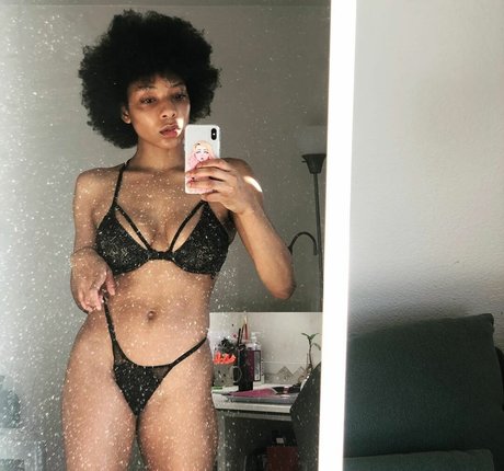 Frankiiy actrice de nus img