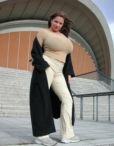 jolie ébène onlyfans haut nu photos