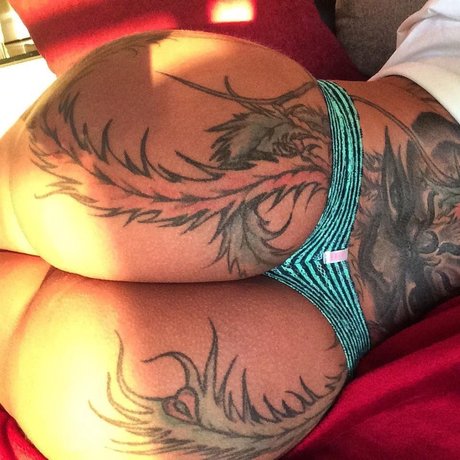 Bella Bellz modèle de haute qualité archive