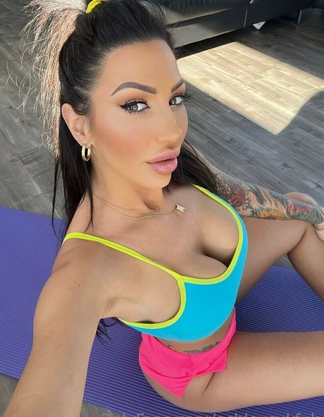 chatte parfaite onlyfans nu image