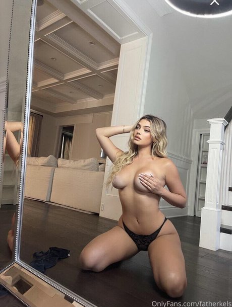 Kelsey Calemine nus star du porno collection