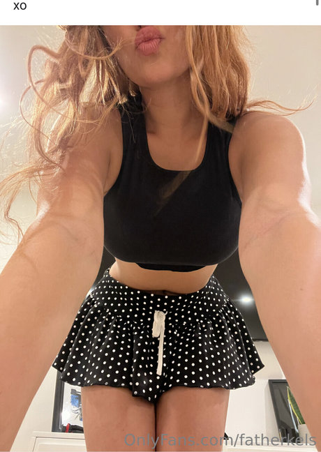 Kelsey Calemine actrice nue img