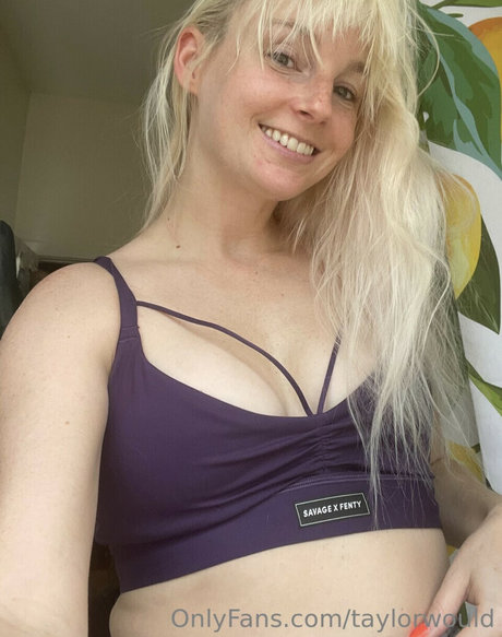 lingerie milf uniquementfans chaud gratuit img