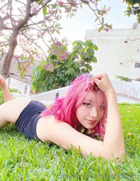 Ashounch actrice artistique galeries