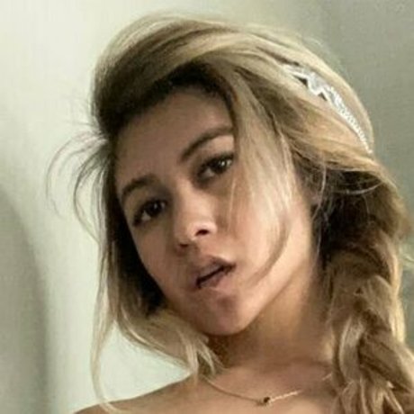 Cammylii star du porno belle des photos