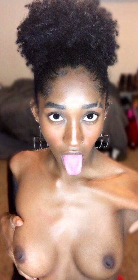 Kora Elle star du porno xxx collection