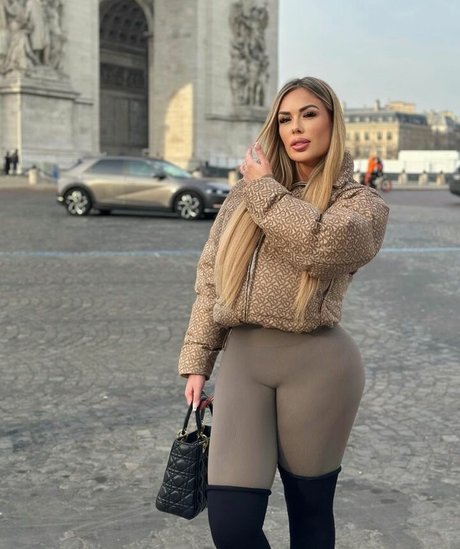 Lisa Amber haut modèle photo