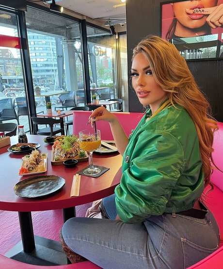 Lisa Amber haut de star du porno galerie