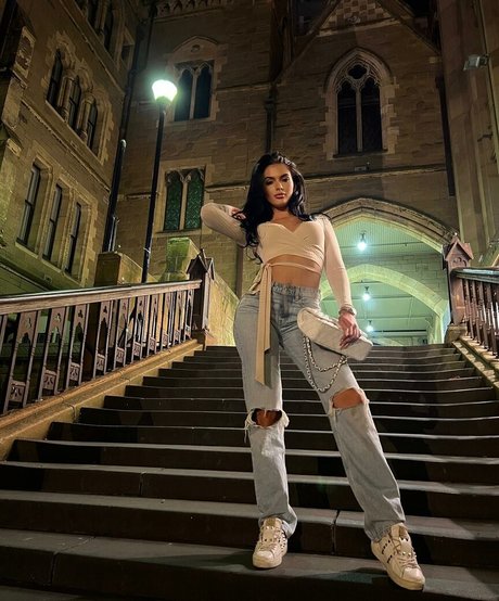 Eliza Inverno modèle adulte archive