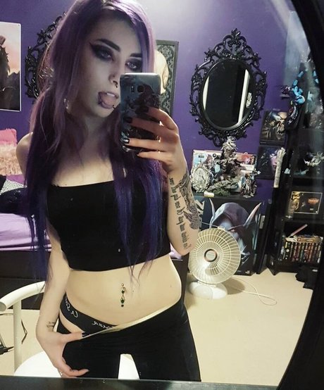 LadySurvival modèle sympa galeries