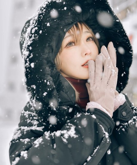 Ely Cosplay étoile adulte archive