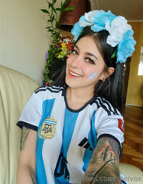 meivox modèle nu photos