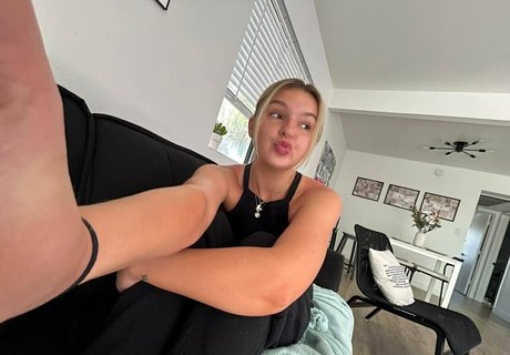 gros seins branlette espagnole onlyfans top magnifique galerie