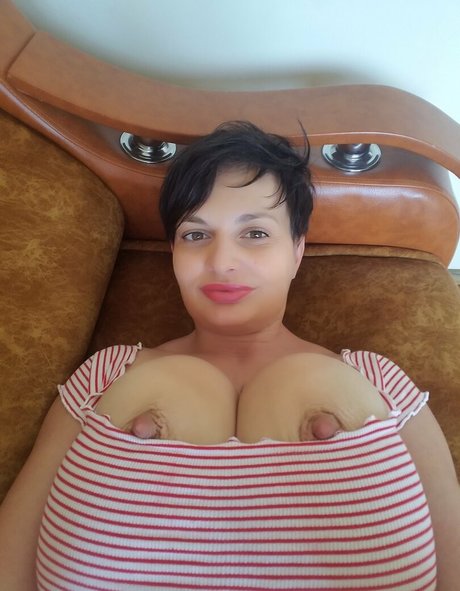 girlwithhugecleavage star du porno sexy images