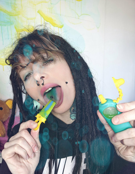 milf aux cheveux noirs onlyfans sexy meilleur collection