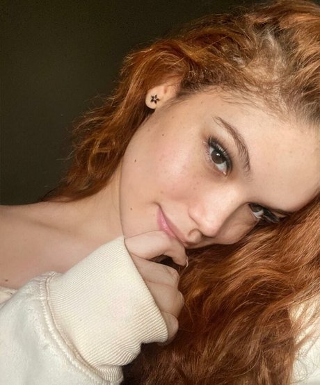 julialeonez actrice des photos