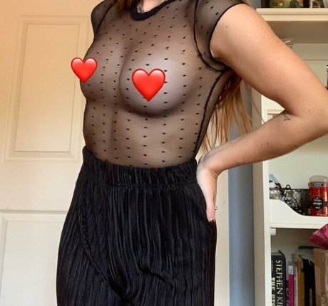 milf aux cheveux noirs onlyfans bien chaud archive