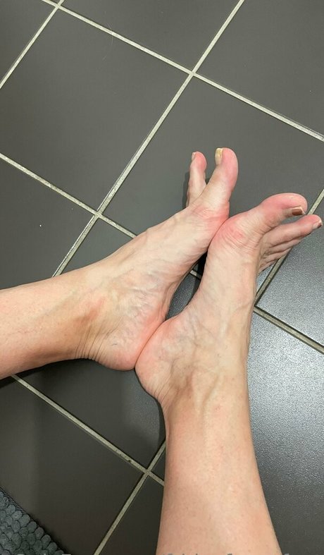 fridayfancyfeet modèle hd archive