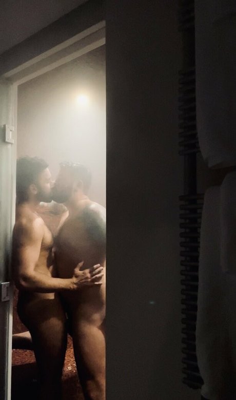 leobear modèle nu galeries