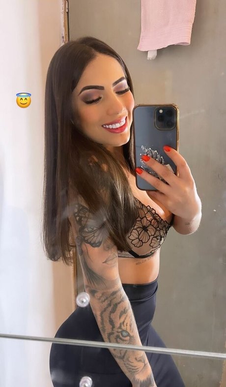 Kauane Siqueira modèle de sexe image