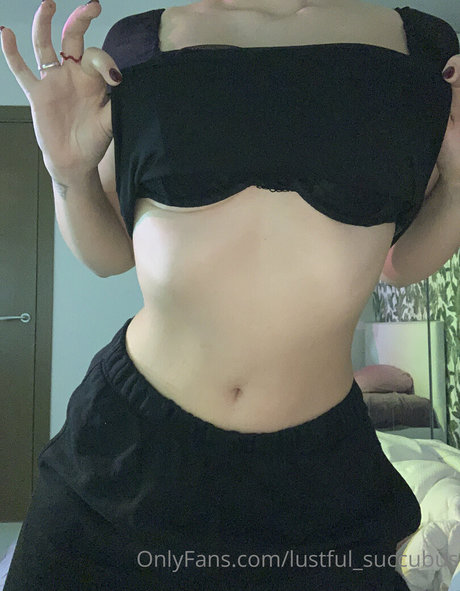 lustful succubus modèle chaud galeries