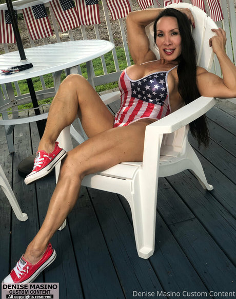 Denise Masino modèle de sexe collection