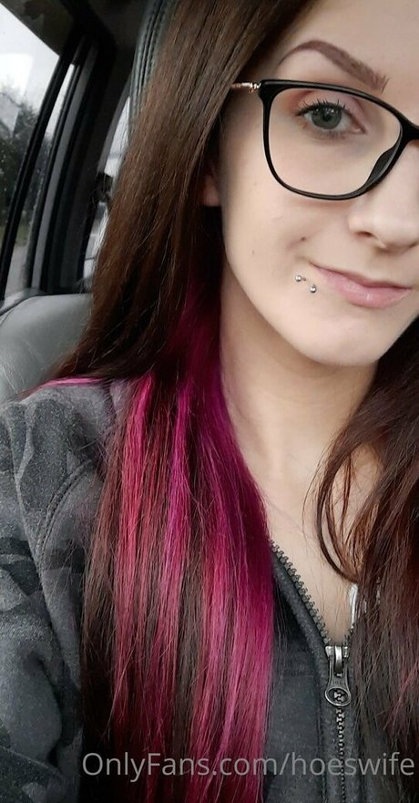 hoeswife actrice exclusive image