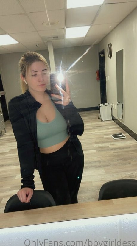 bbygirldess art modèle archive