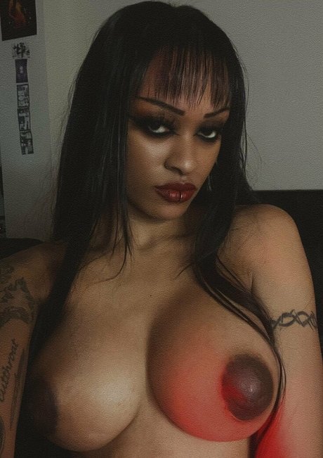 yungsadistic actrice hd photo