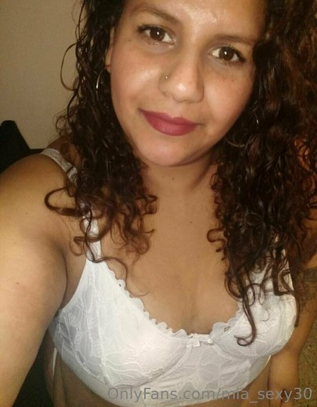 mia sexy30 belle actrice photos