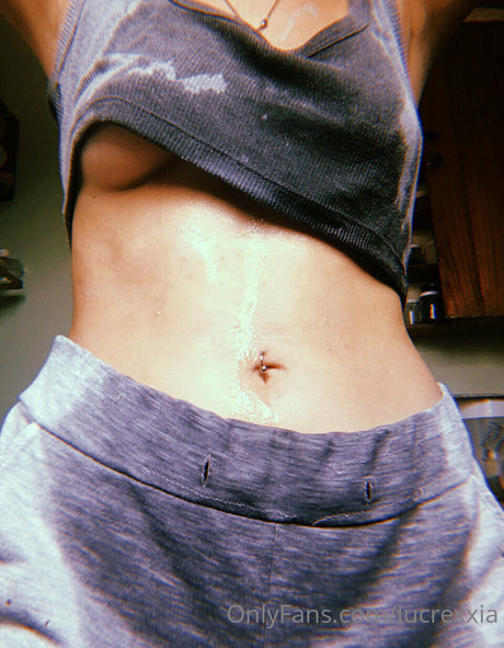 lucrexxia actrice pornographique des photos