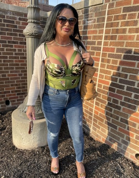 sienarosefree star du porno en haute qualité photo