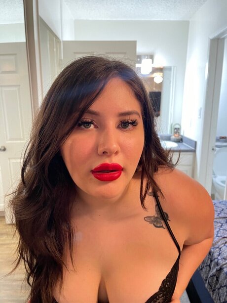 BigbootyJ modèle pornographique photos