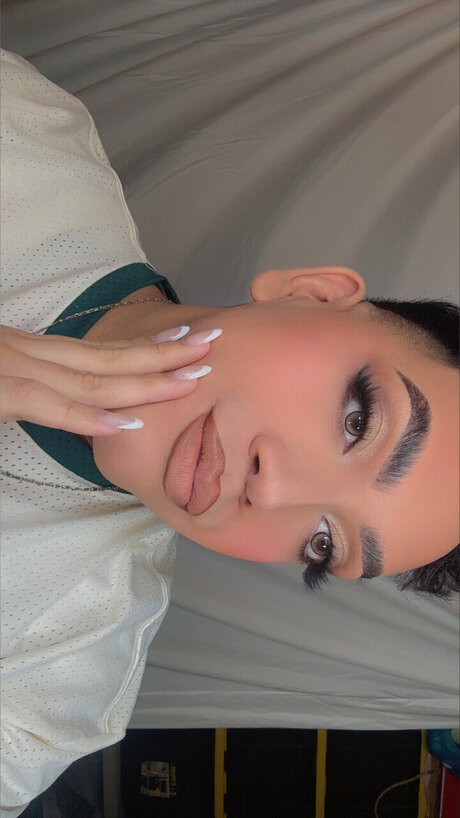 Baddie haut modèle photo