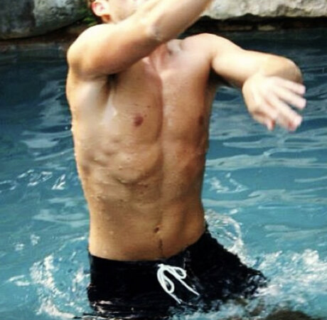 Luke James étoile sexy photos