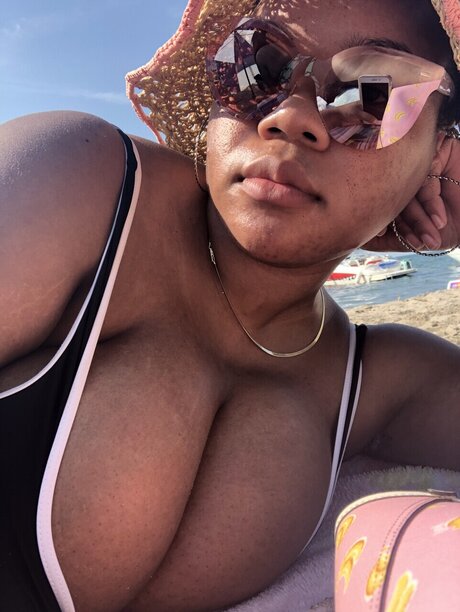 Suga Huni nus star du porno galeries