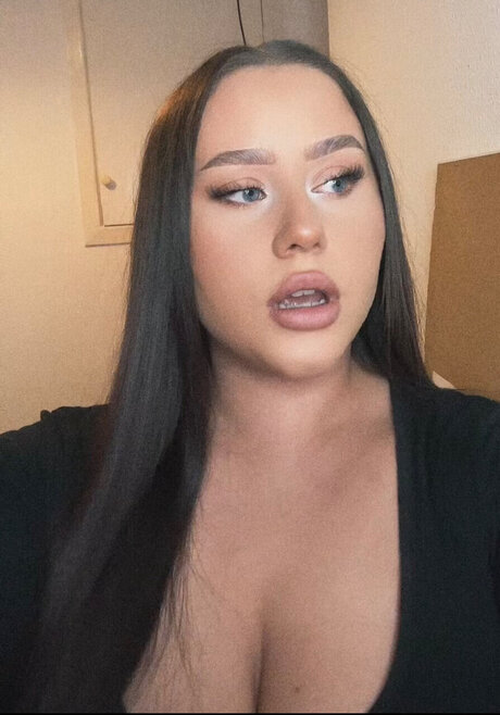 Lucy Anne modèle gratuit images