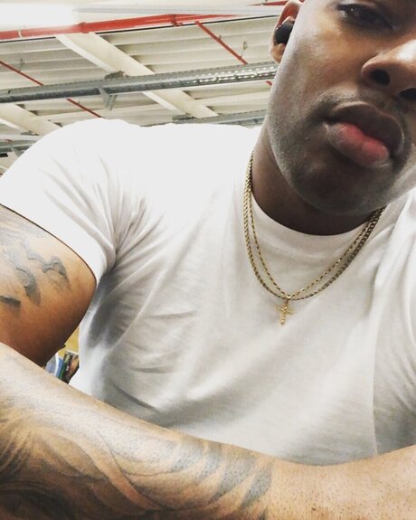 PapiJr modèle sexy image