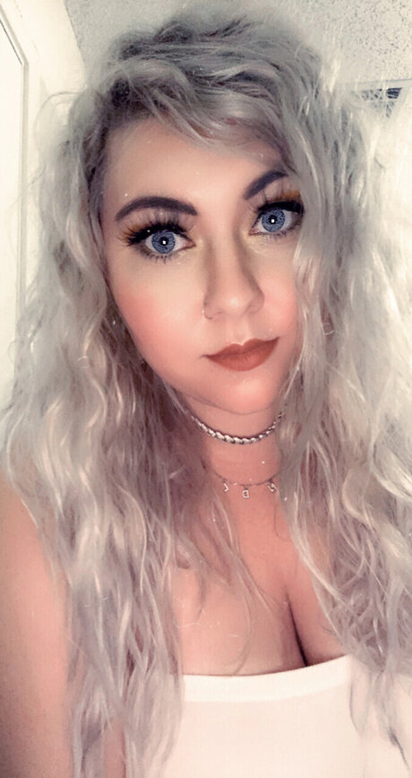 Lawless art de star du porno des photos