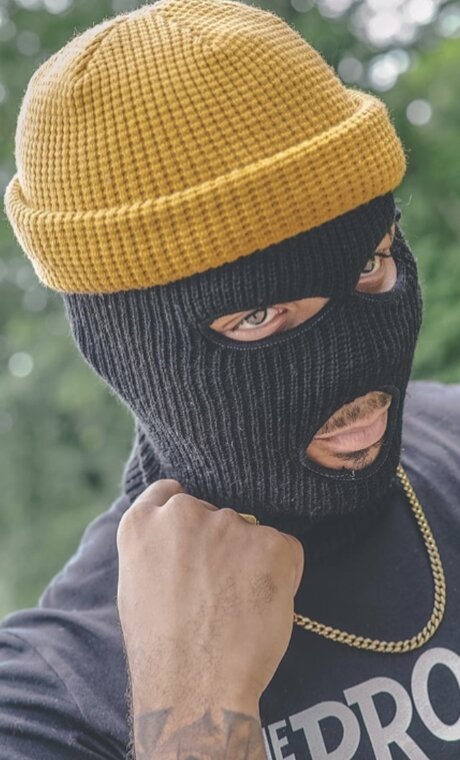 MaskedMan modèle des photos