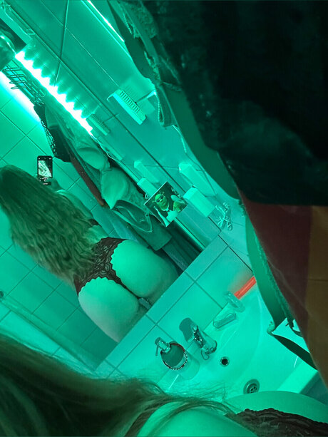 Elly Ess modèle images