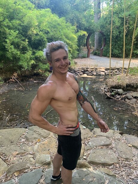 Drewcifer modèle chaud img