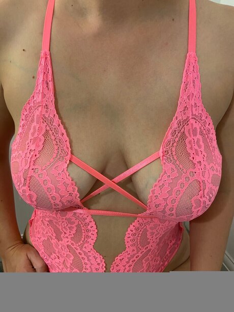 Uk Wife star exclusive galeries