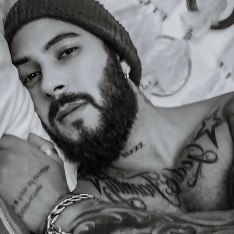 HyM modèle pornographique galerie